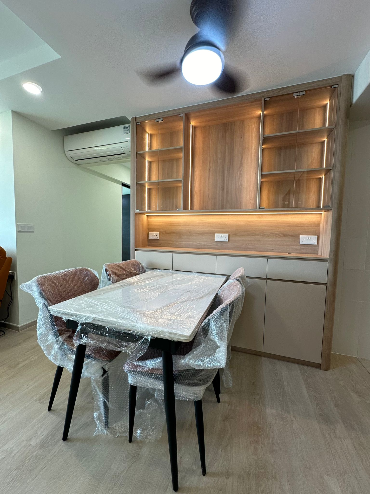 Blk292B Bukit Batok East Ave 6 Living Room Design with cabinet.jpeg Blk292B Bukit Batok East Ave 6 Living Room Design with cabinet.jpeg